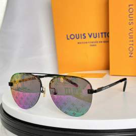 Picture of Louis Vuitton Sunglasses _SKUfw75177756fw